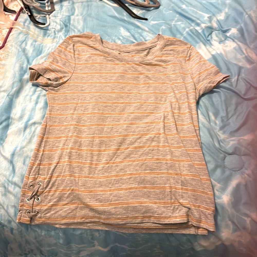 So. Brand t-shirt, grey with gold yellow stripes.